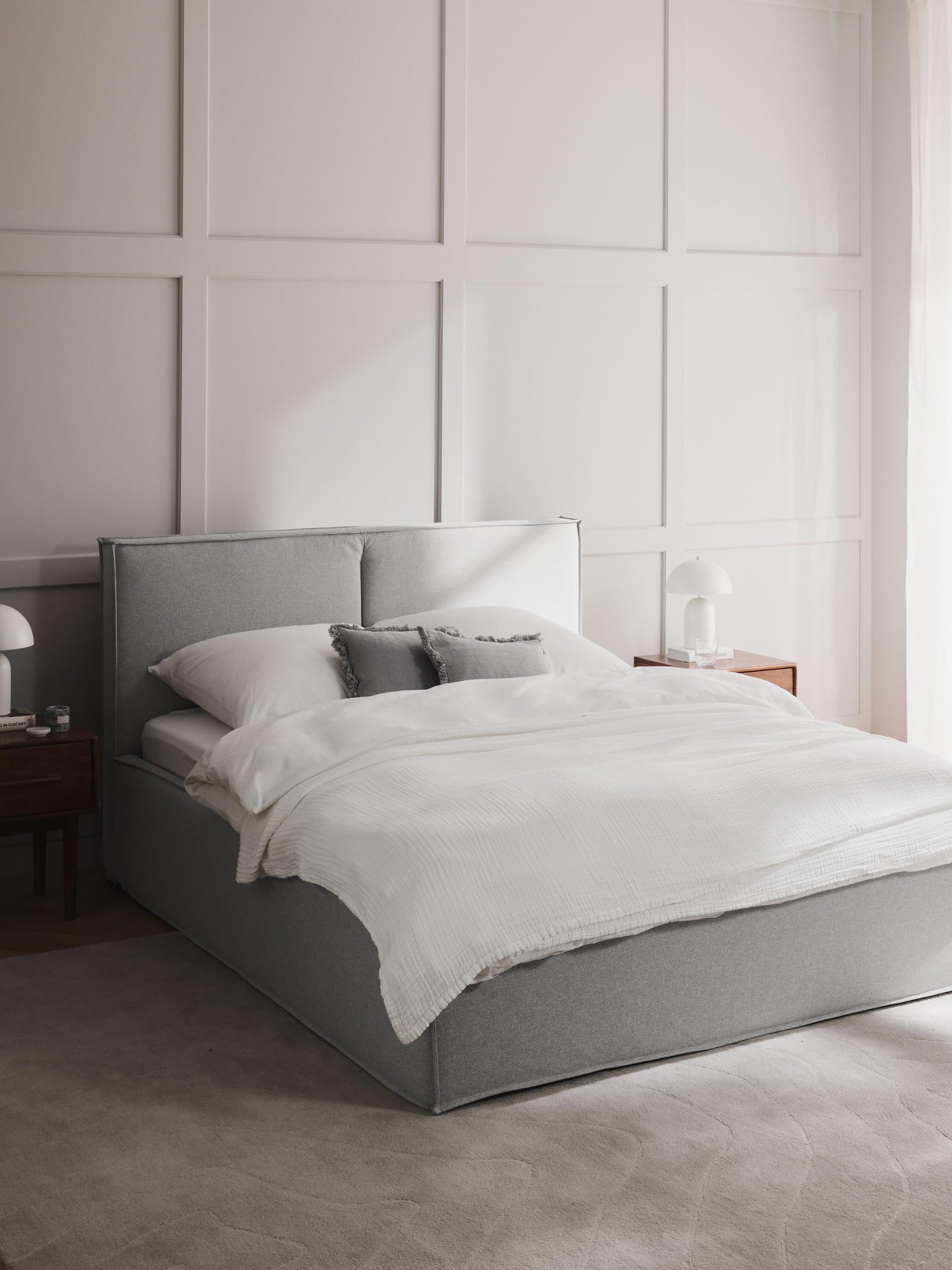 Dreava Upholstered Bed