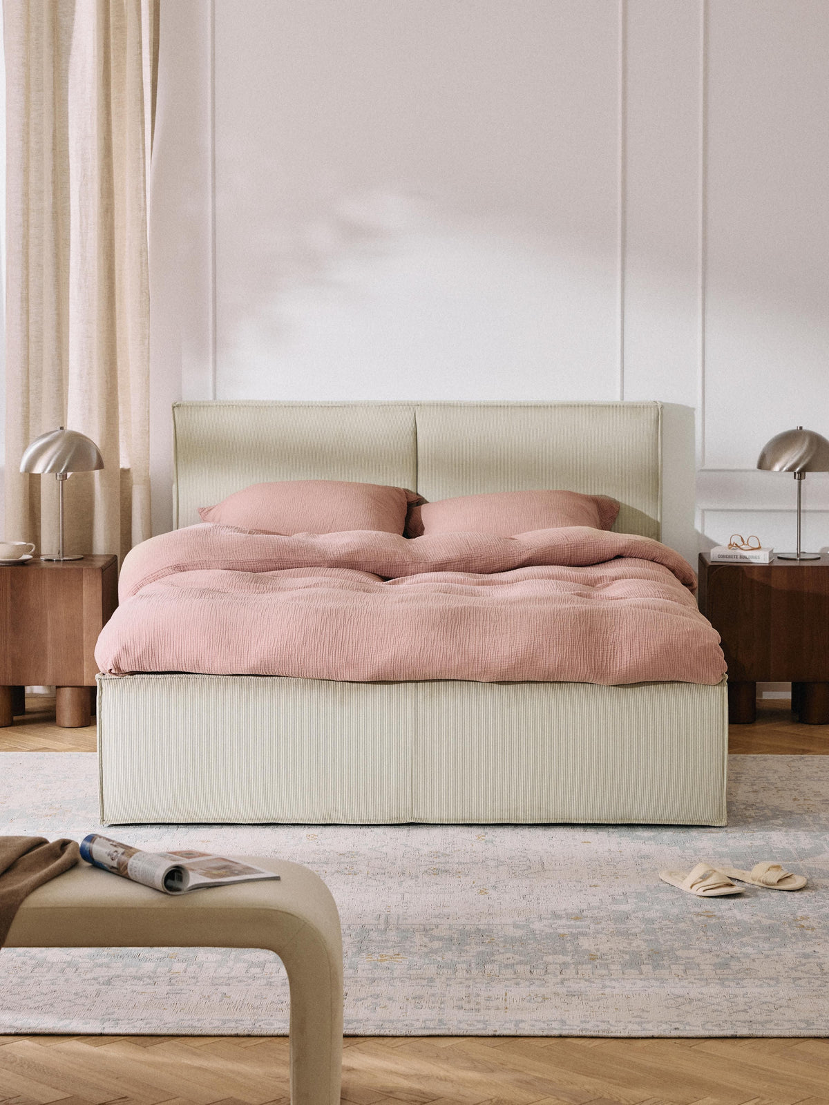Dreava Upholstered Bed in Corduroy