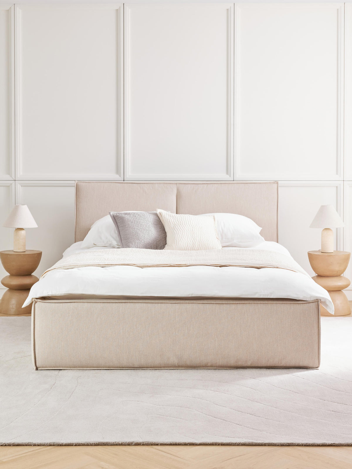Dreava Upholstered Bed with Storage