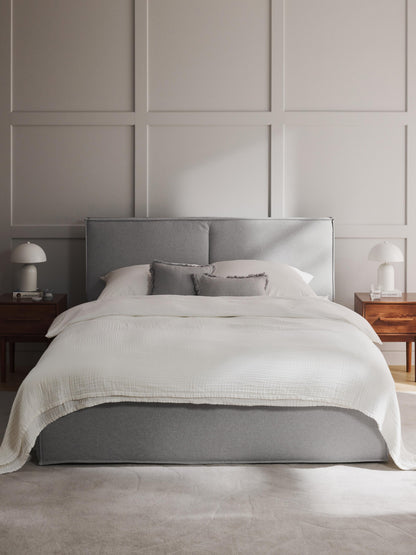 Dreava Upholstered Bed with Storage