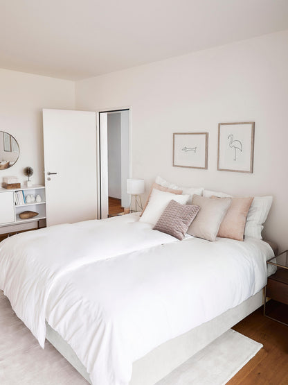 Enyla Box Spring Bed