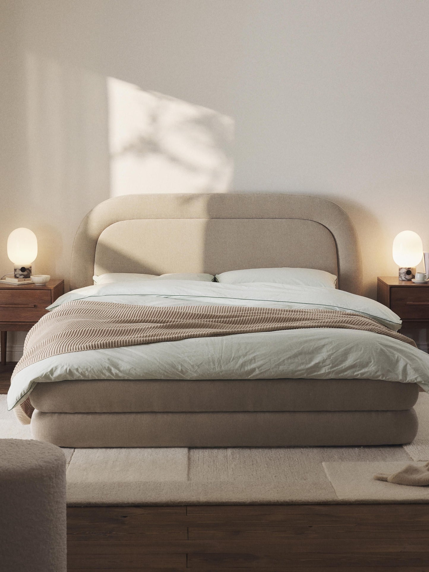 Solveno Upholstered Bed